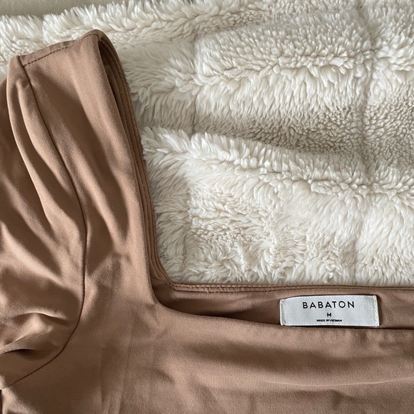 Aritizia Babaton Contour Square Neck Long Sleeve Bodysuit - Picture 3 of 3